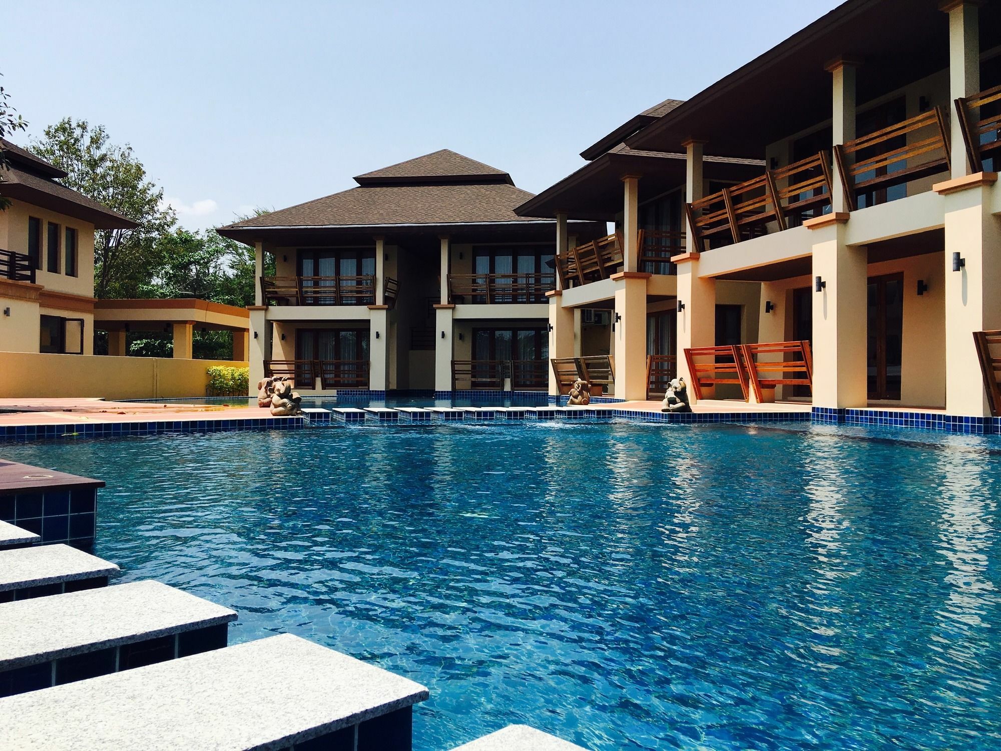 Elegancy Resort HHQ Exterior photo