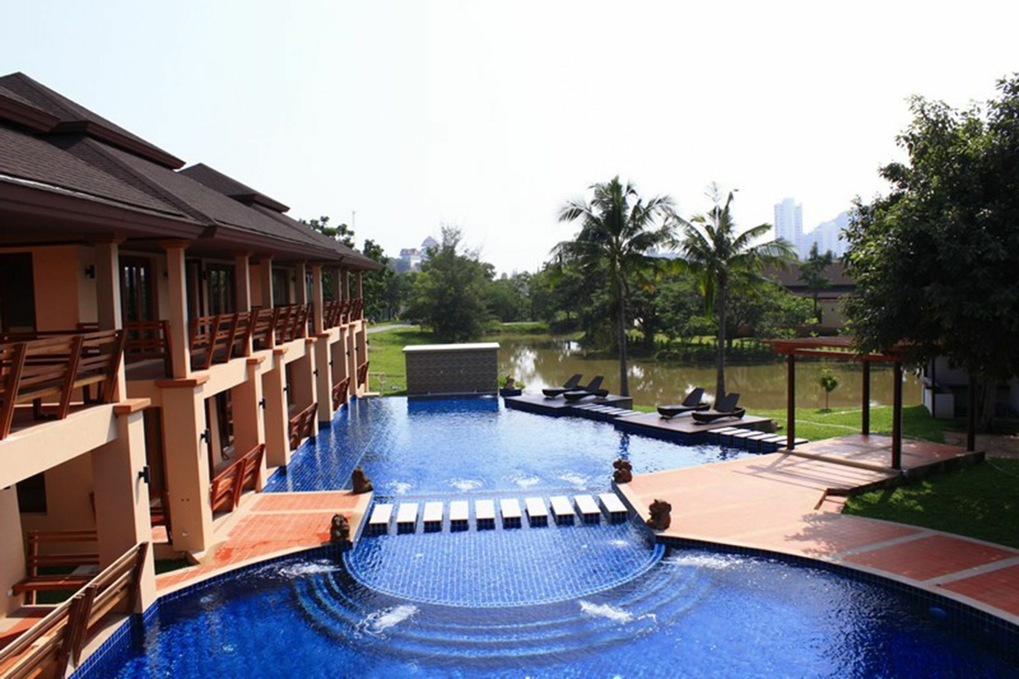 Elegancy Resort HHQ Exterior photo