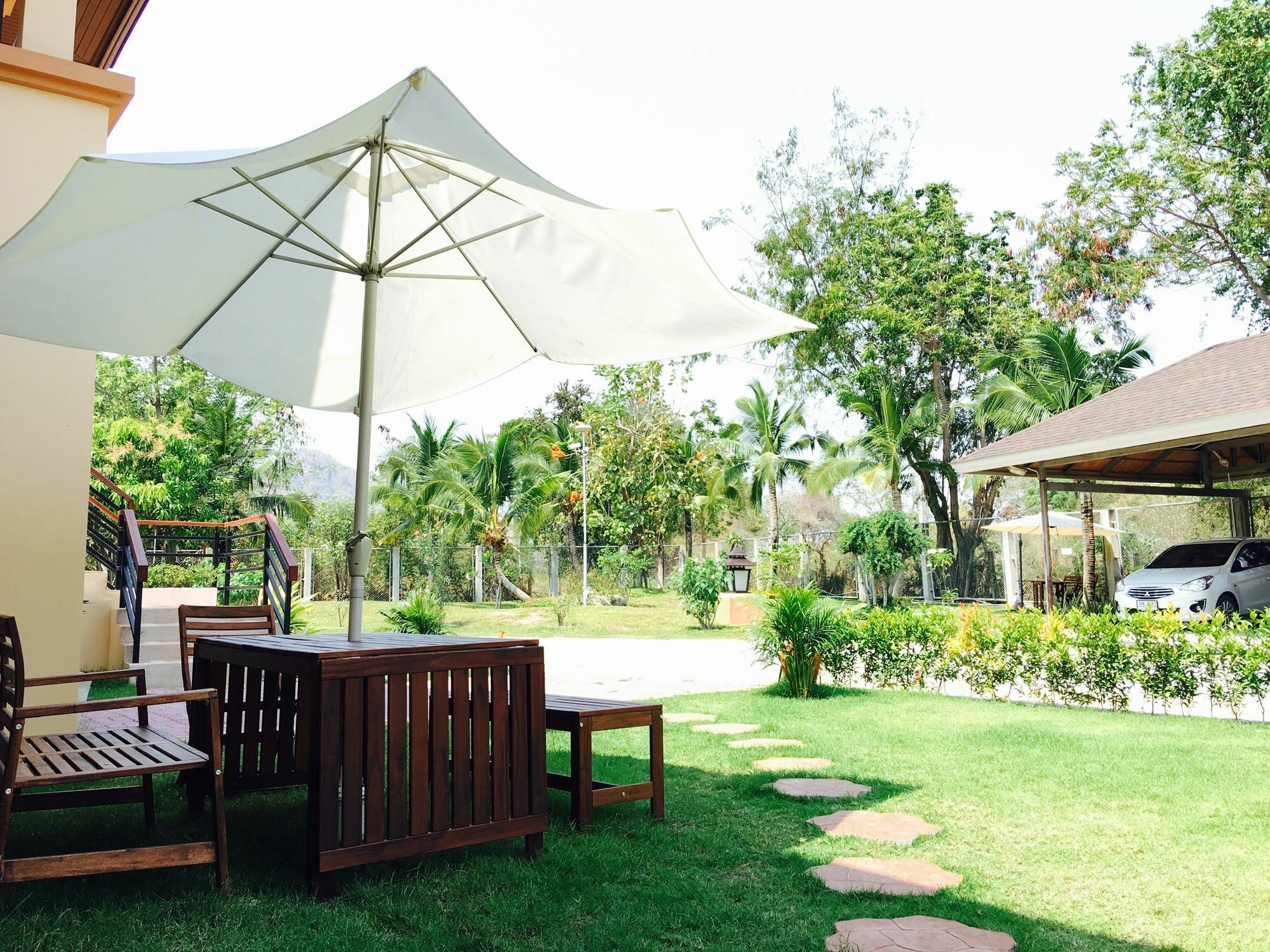Elegancy Resort HHQ Exterior photo